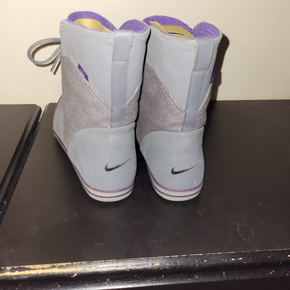 Cute Nike boots - Picture 4 of 4